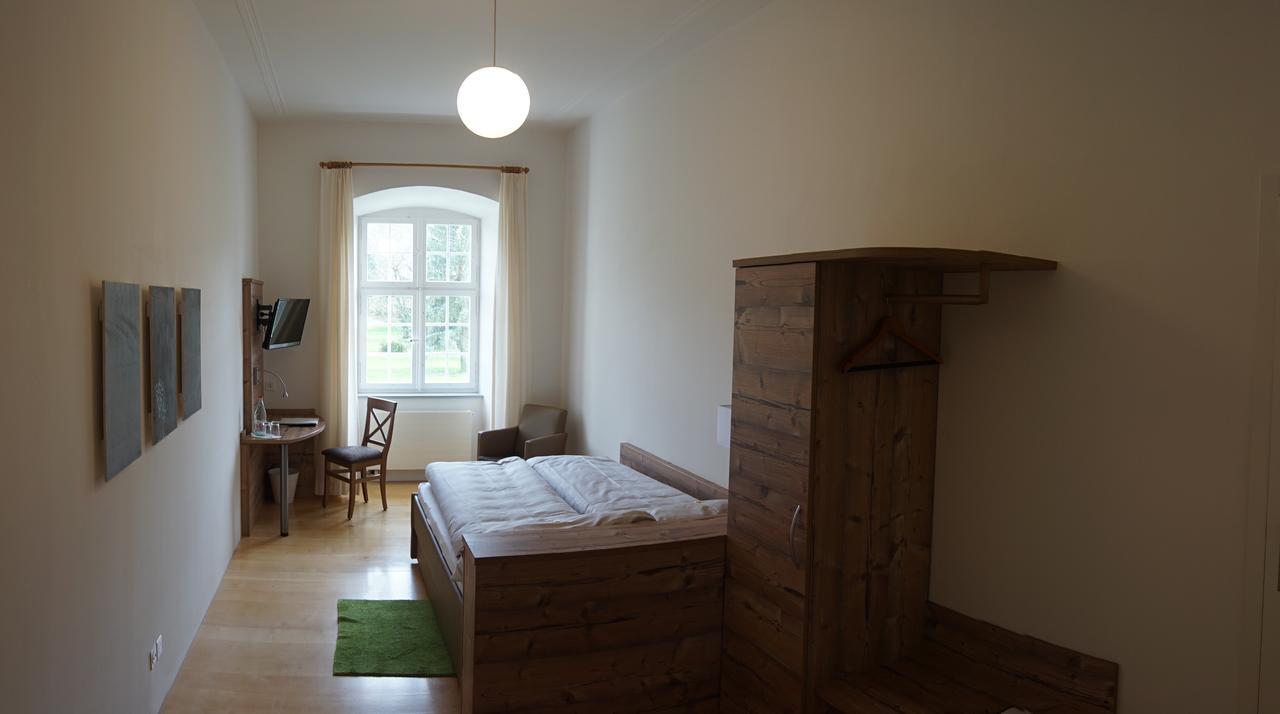 Klosterhotel Kreuz Mariastein Kültér fotó